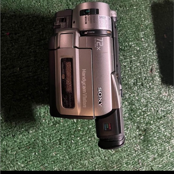 SONY TRV93 TAPE HANDYCAM - Picture 3 of 5